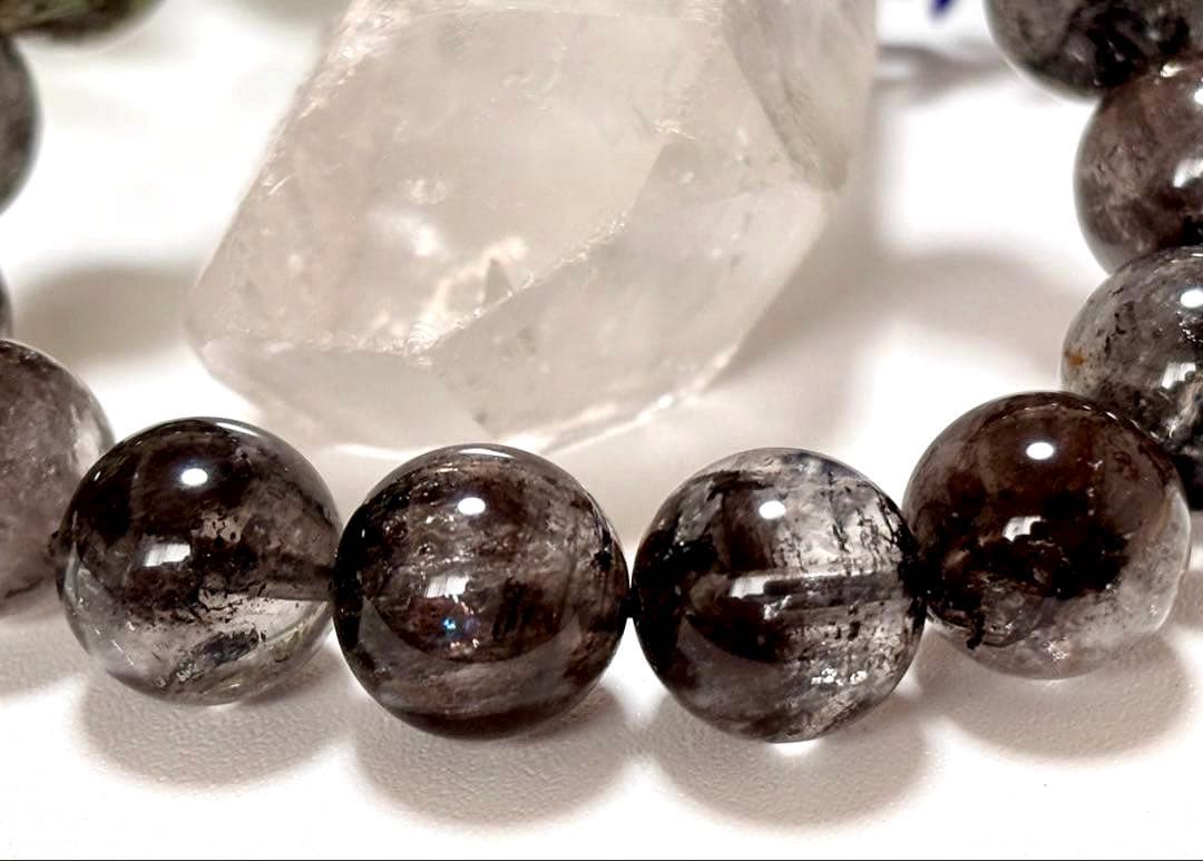 最高品質　光を纏いし神の聖石　ガネッシュヒマール産　虹のブラックエレスチャル