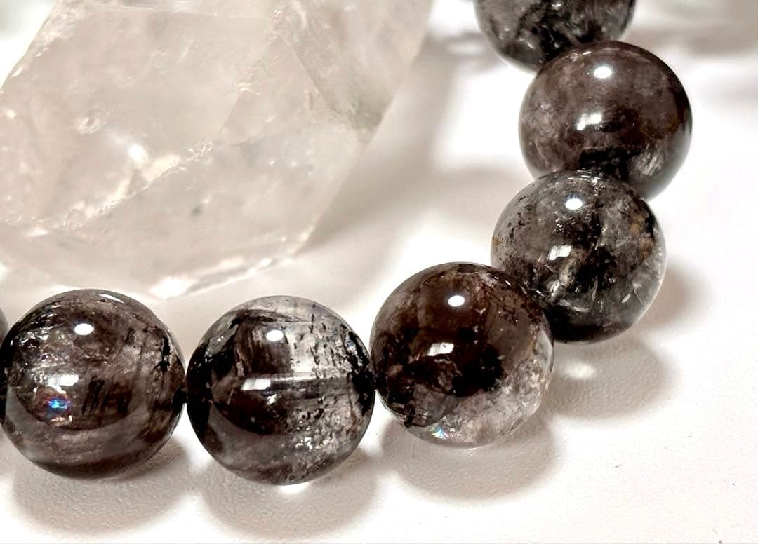 最高品質　光を纏いし神の聖石　ガネッシュヒマール産　虹のブラックエレスチャル