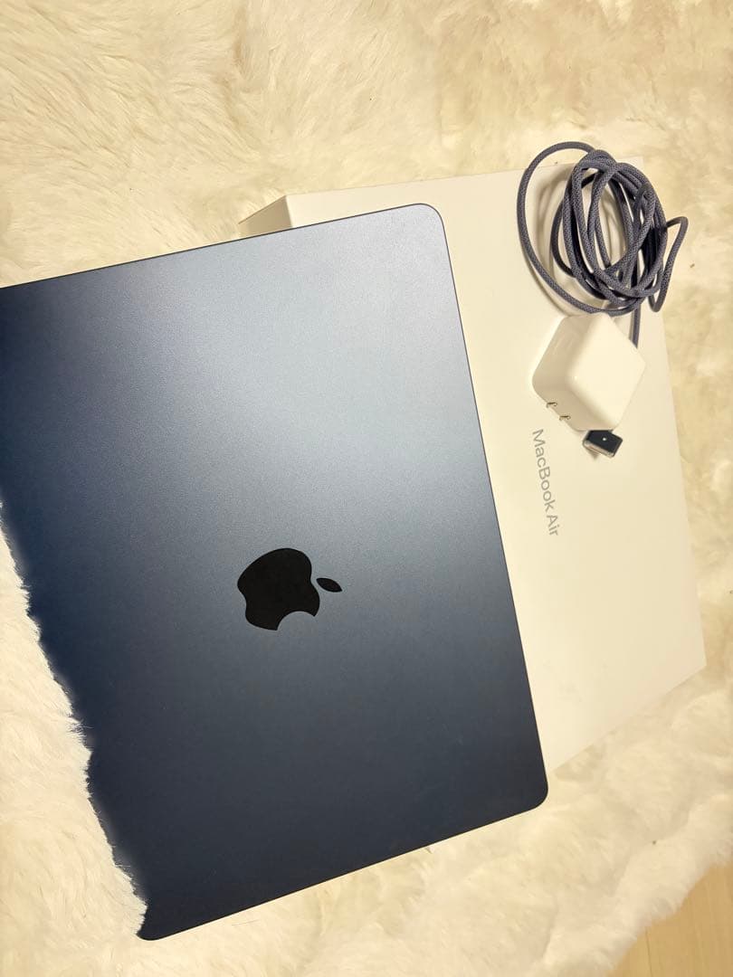 【美品】13インチMacBook Air Apple M2チップ -ミッドナイト