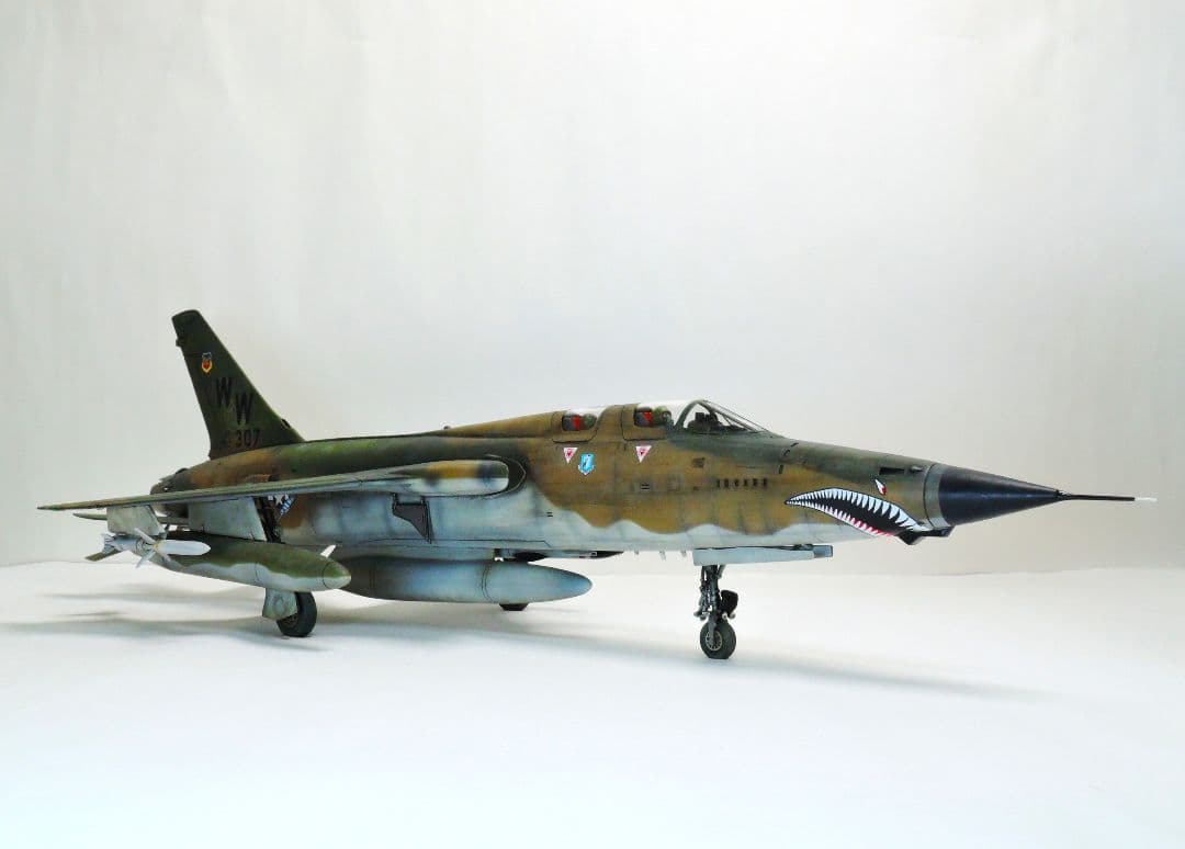 【完成品】ハセガワ 1/48 F-105G サンダーチーフ ワイルドウィーゼル