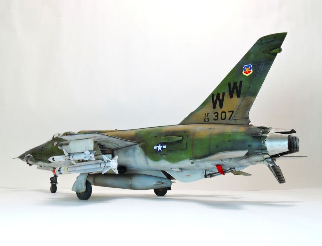 【完成品】ハセガワ 1/48 F-105G サンダーチーフ ワイルドウィーゼル
