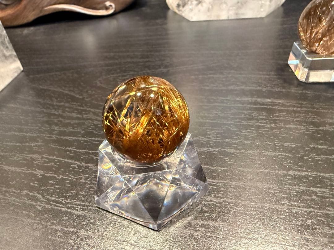 【極上】ゴールドタイチンルチル スフィア 27.3㎜ 丸玉