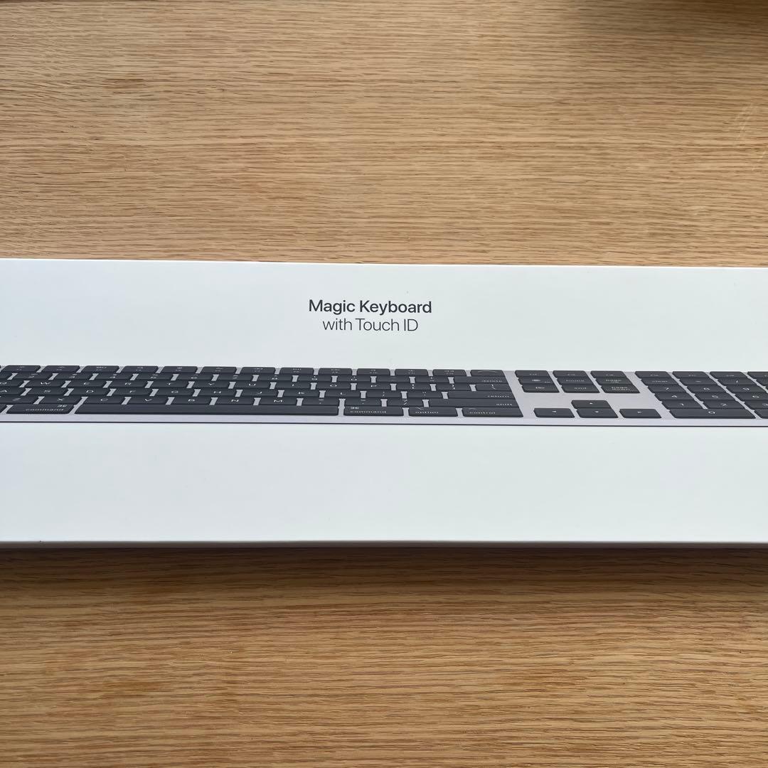 【美品】Appleキーボード、テンキー付き、USB–C充電、日本語 、ブラック