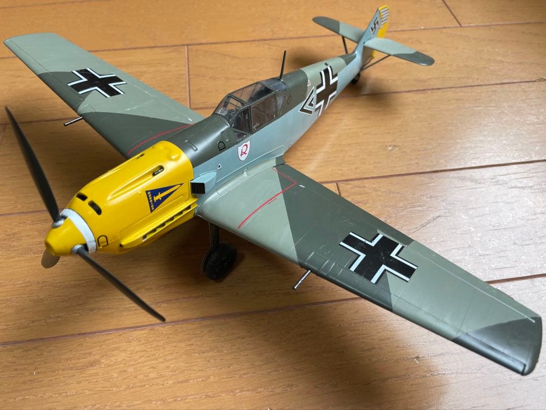 エデュアルド1/32 メッサーシュミットBf109 ドイツ戦闘機プラモデル完成品