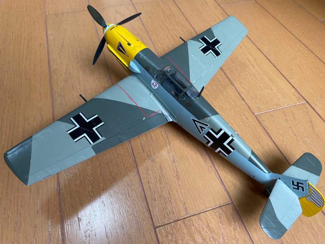 エデュアルド1/32 メッサーシュミットBf109 ドイツ戦闘機プラモデル完成品