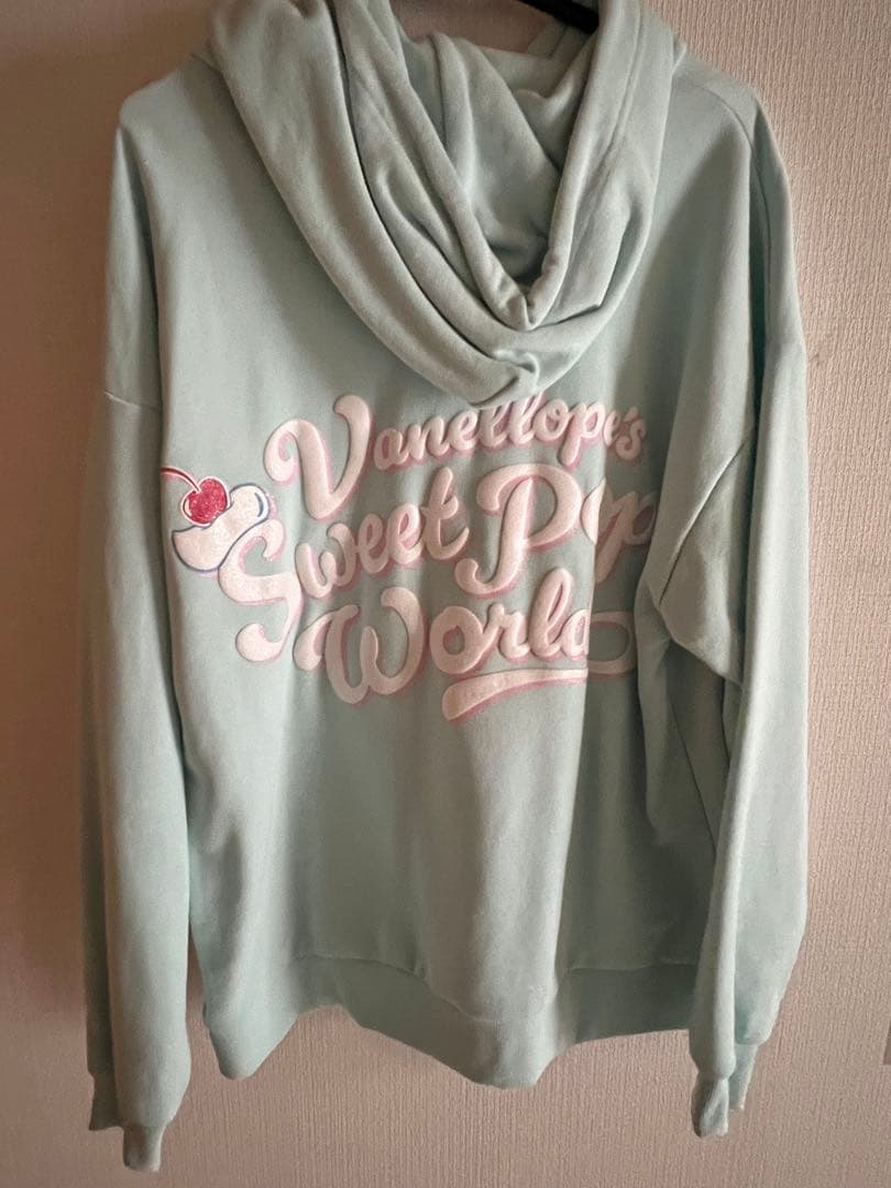 ディズニー ヴァネロペ パーカー