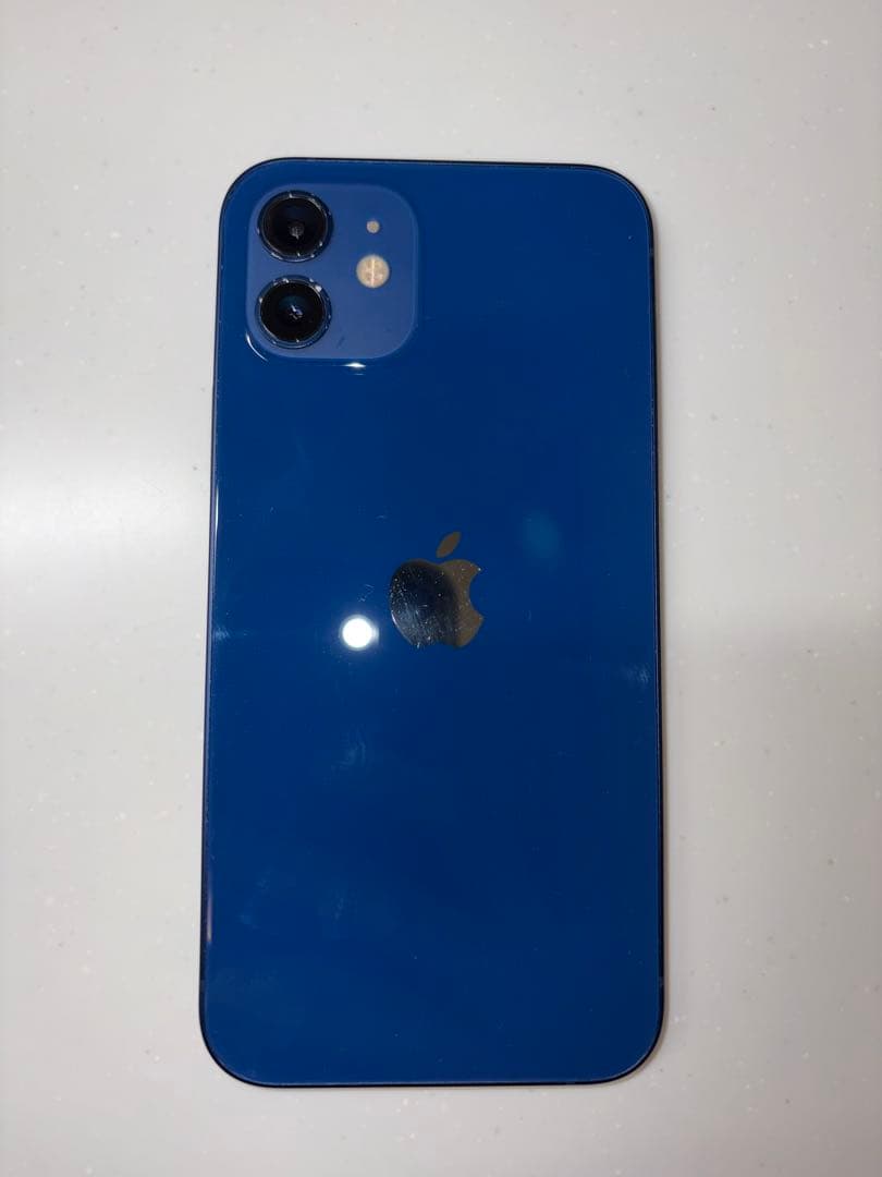 Apple iPhone 12 青 ケース付き