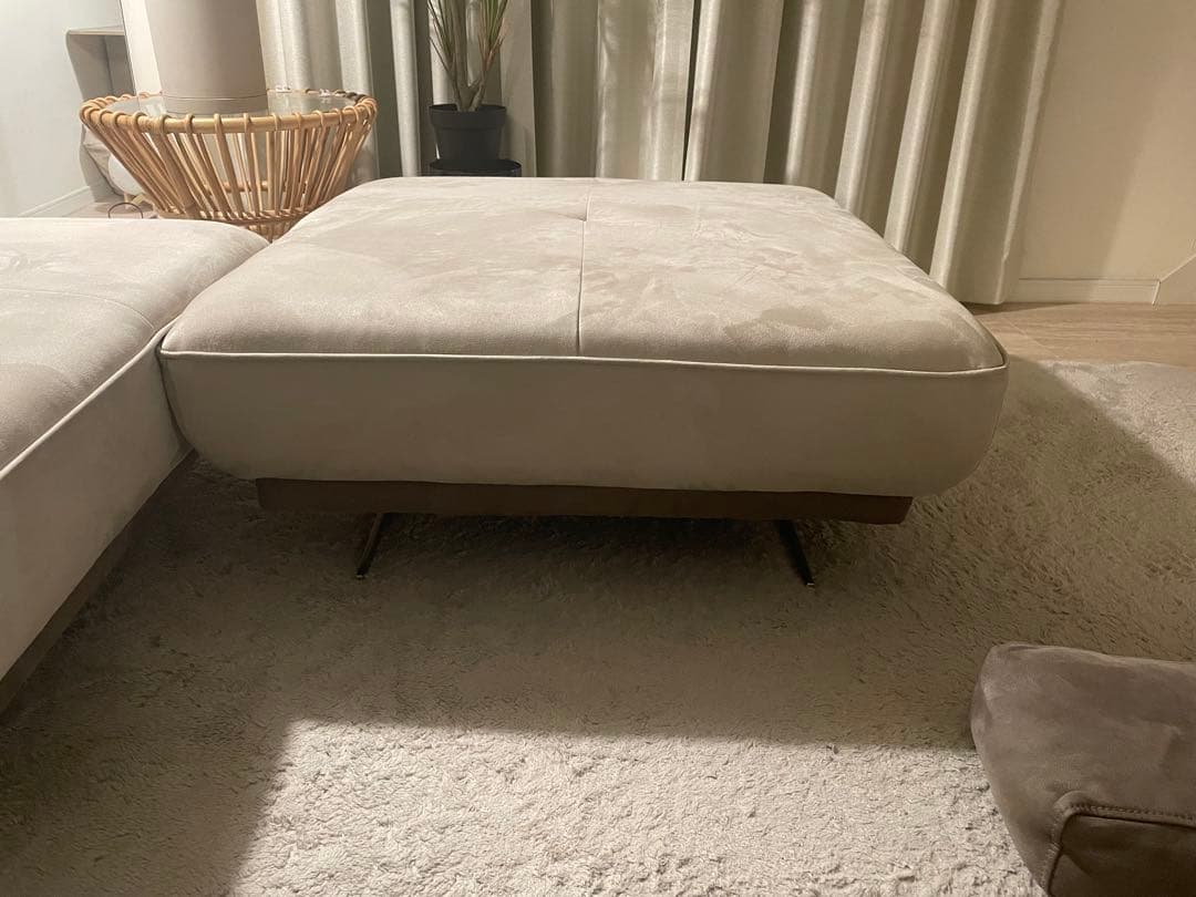 引越しセール中@Meg アルフレードソファ&オットマン&背もたれ2個