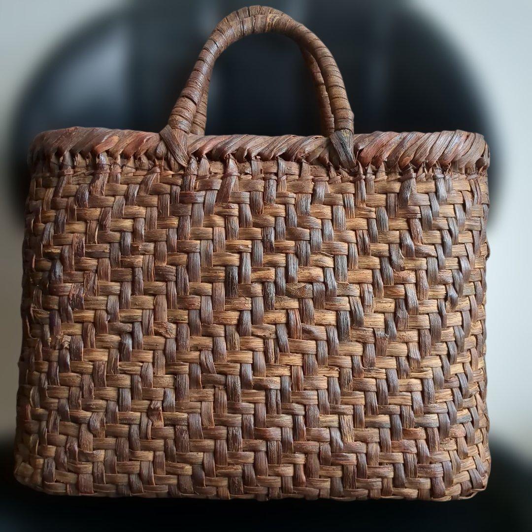 国産　古い山葡萄　やや大きめ　1番皮　籠