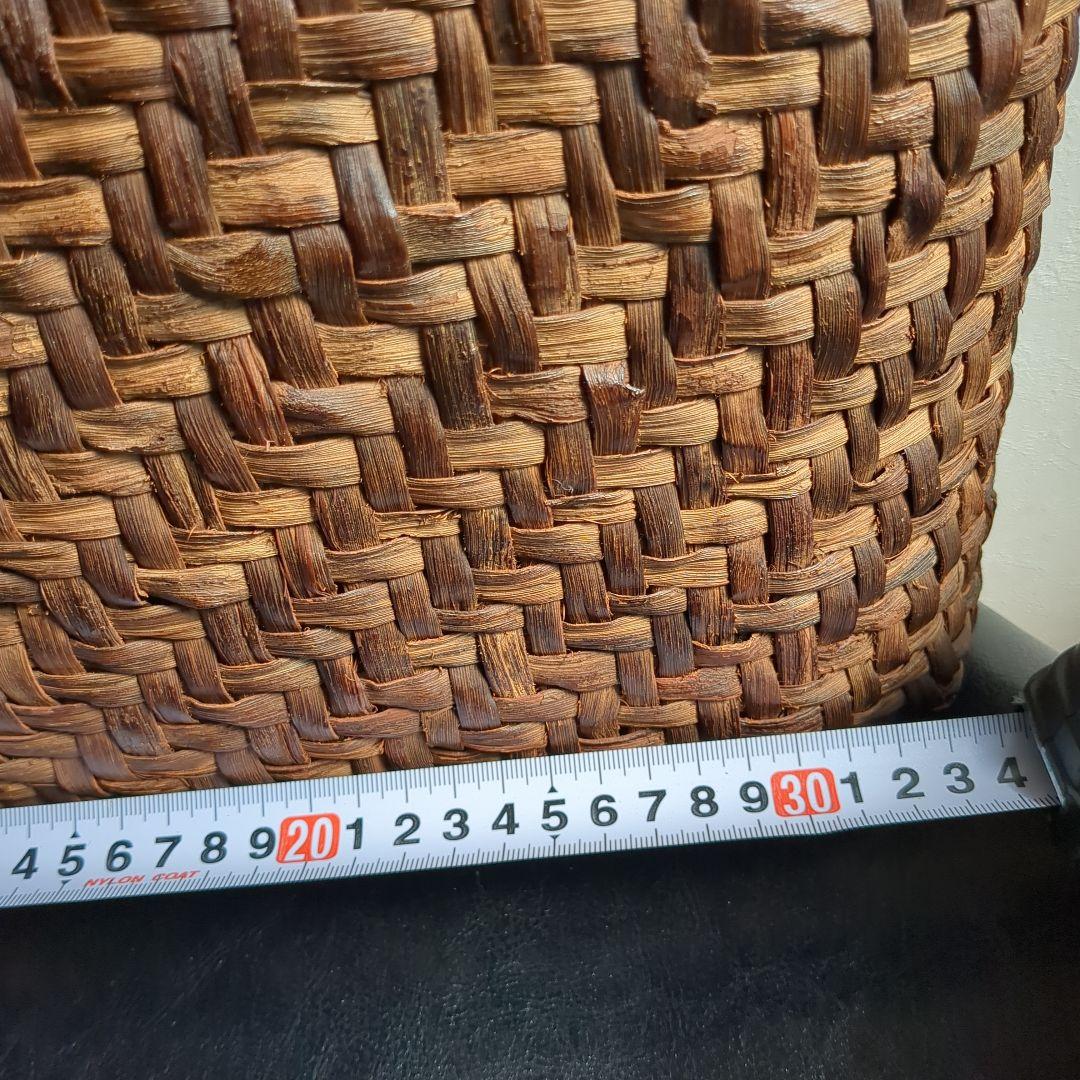 国産　古い山葡萄　やや大きめ　1番皮　籠