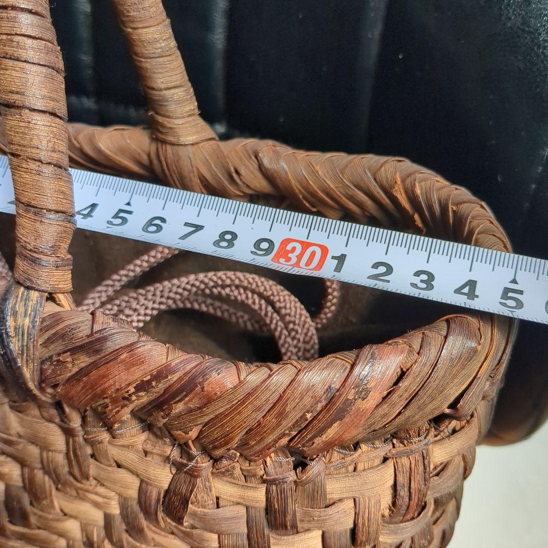 国産　古い山葡萄　やや大きめ　1番皮　籠