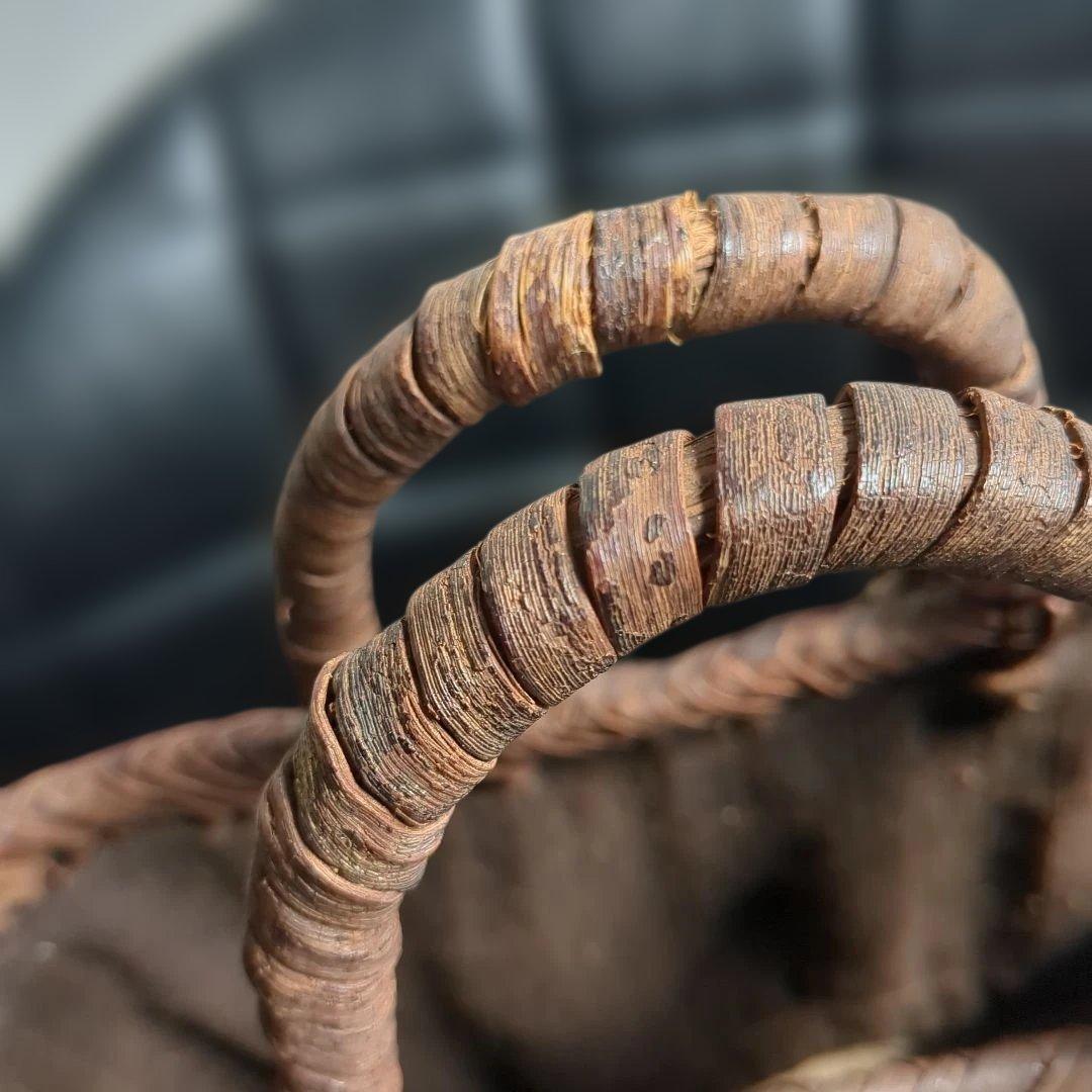 国産　古い山葡萄　やや大きめ　1番皮　籠