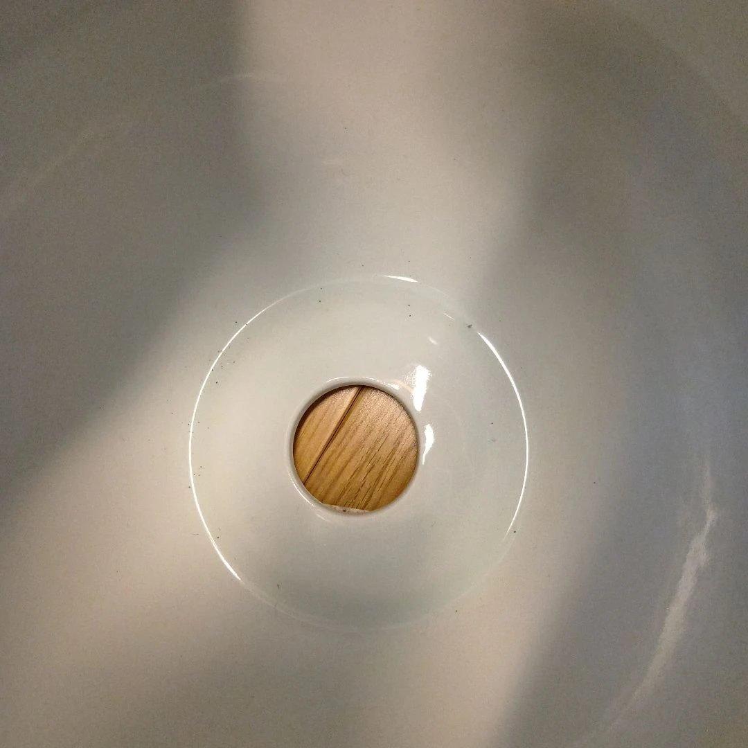 伊万里 白に桜の花瓶または 植木鉢入れ