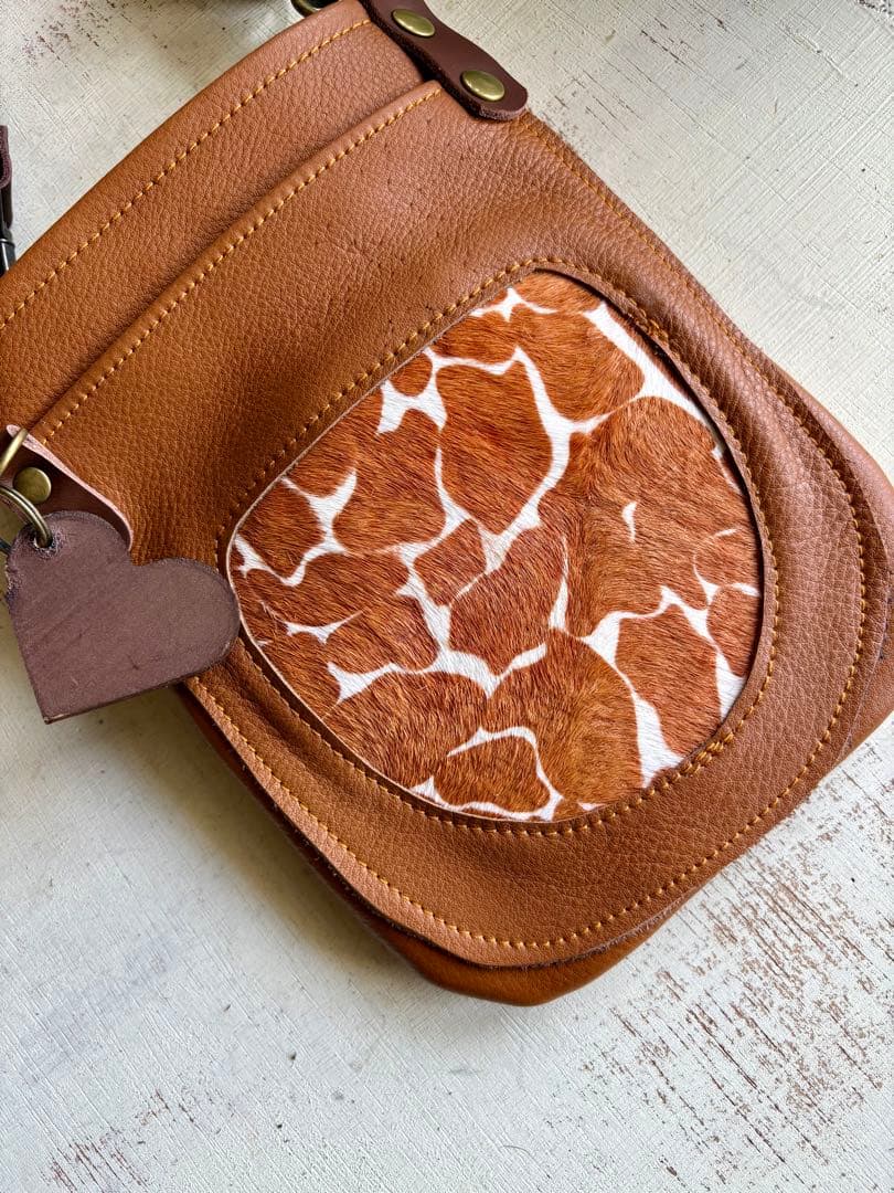 牛革キャメル、ハラコジラフのポシェットシザーケース