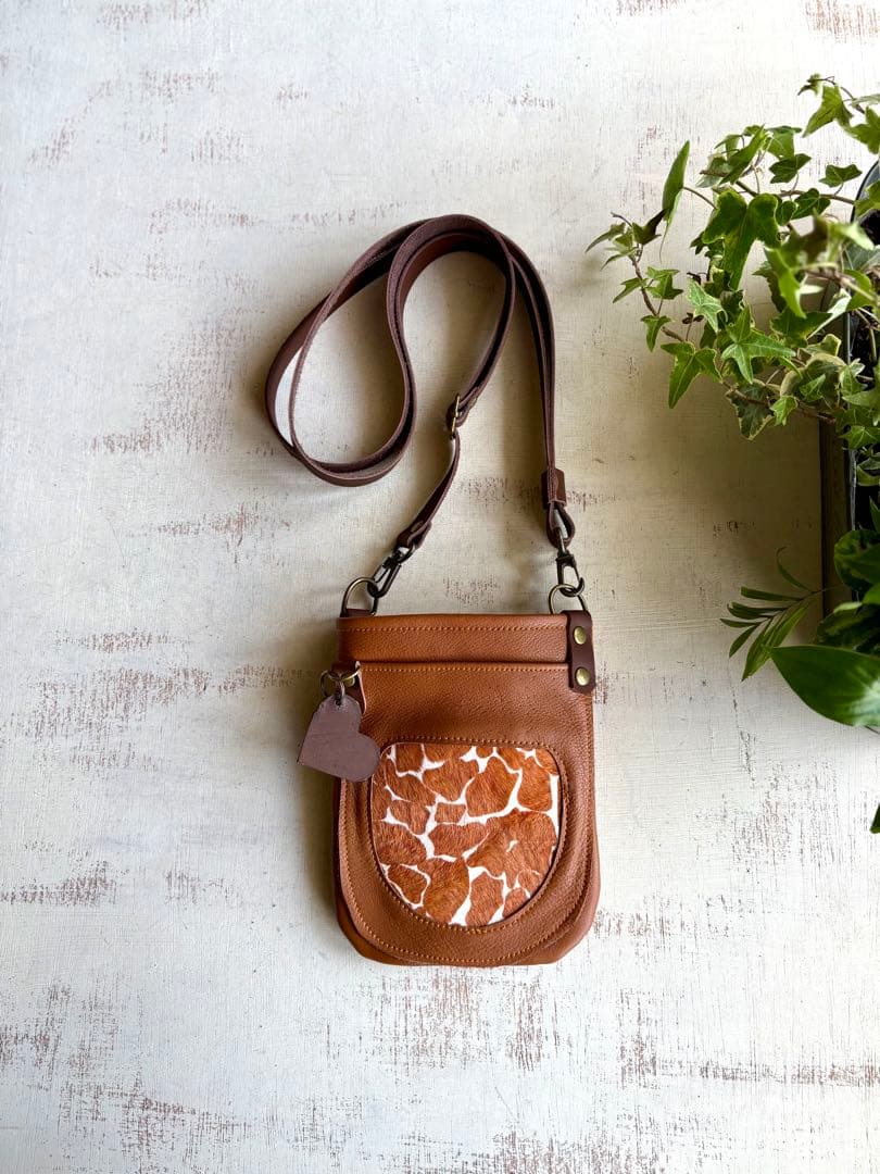 牛革キャメル、ハラコジラフのポシェットシザーケース