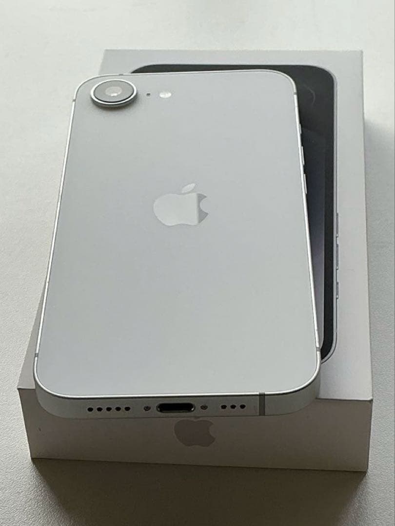 Apple iPhone 16e ホワイト 美品 箱付き AppleCare+