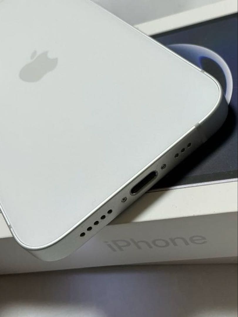 Apple iPhone 16e ホワイト 美品 箱付き AppleCare+