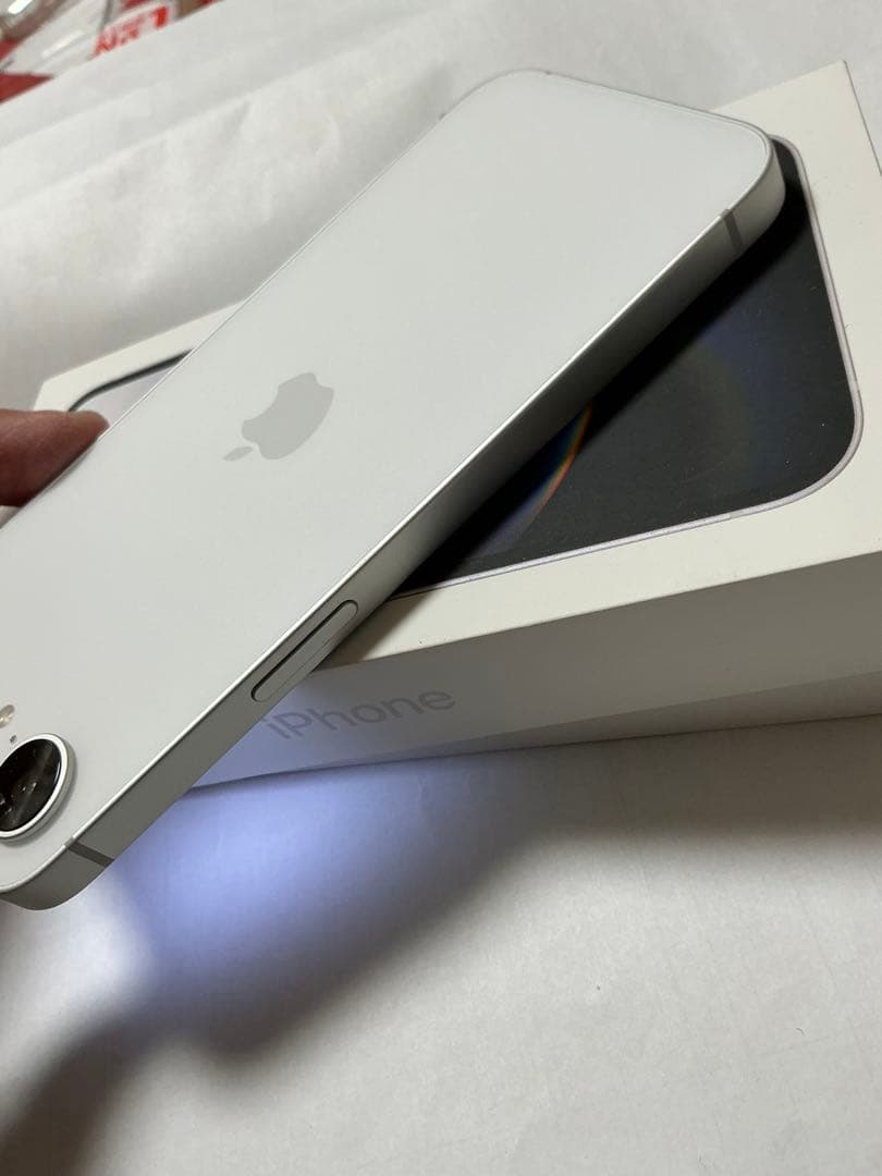 Apple iPhone 16e ホワイト 美品 箱付き AppleCare+