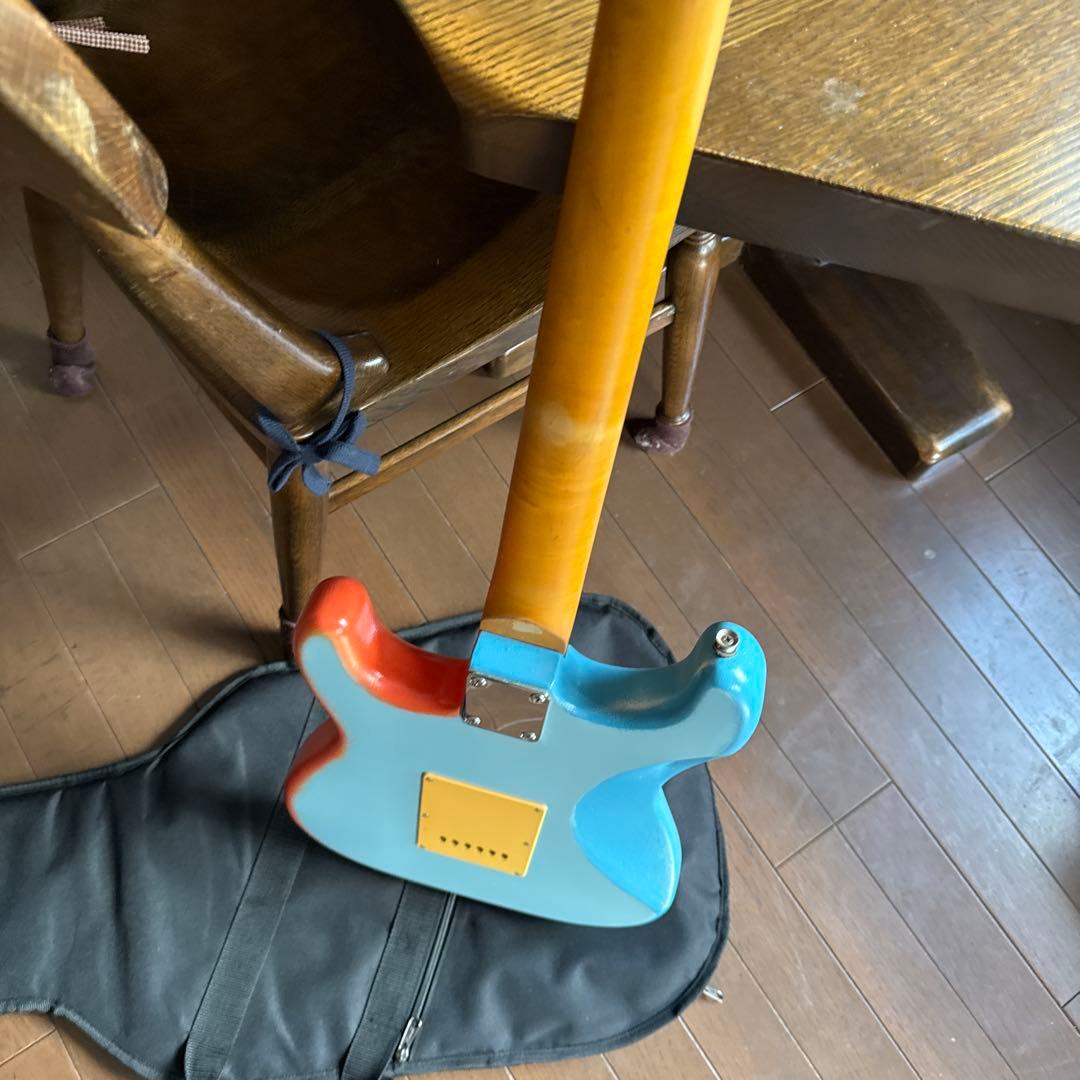 フェンダーストラトタイプ　ビートルズのジョージロッキー風ギター動作良好弾きやすい