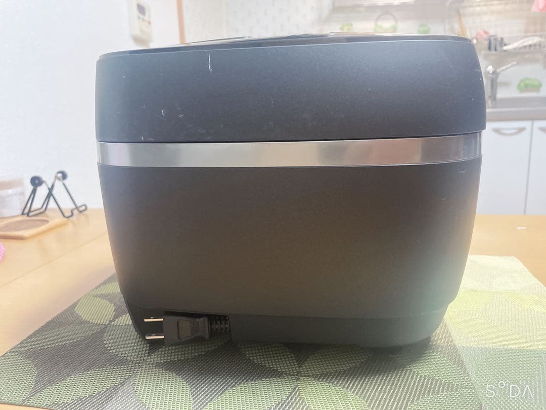 タイガー魔法瓶　TIGER　炊飯器 土鍋圧力IH式 　JPJ-A060 5.5合