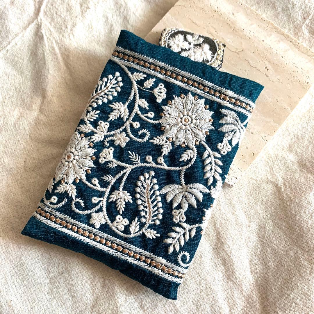 【no.1】インド刺繍リボン　ポケットティッシュケース　タグ付き