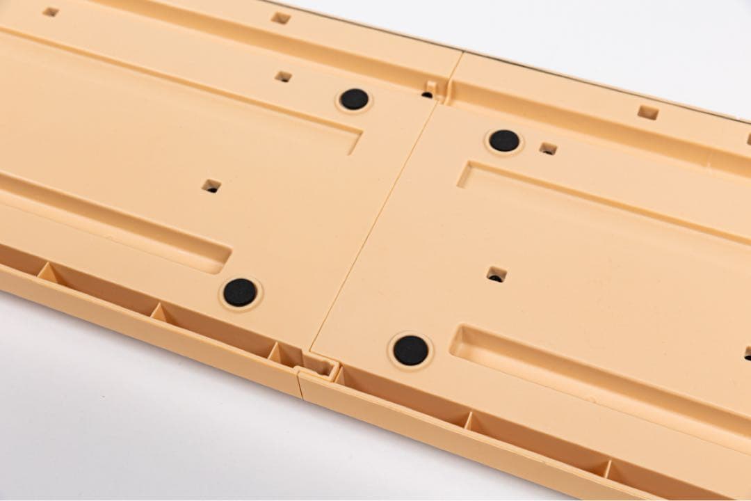 電子ピアノ　88鍵盤　充電タイプ　スリム軽量 オレンジ