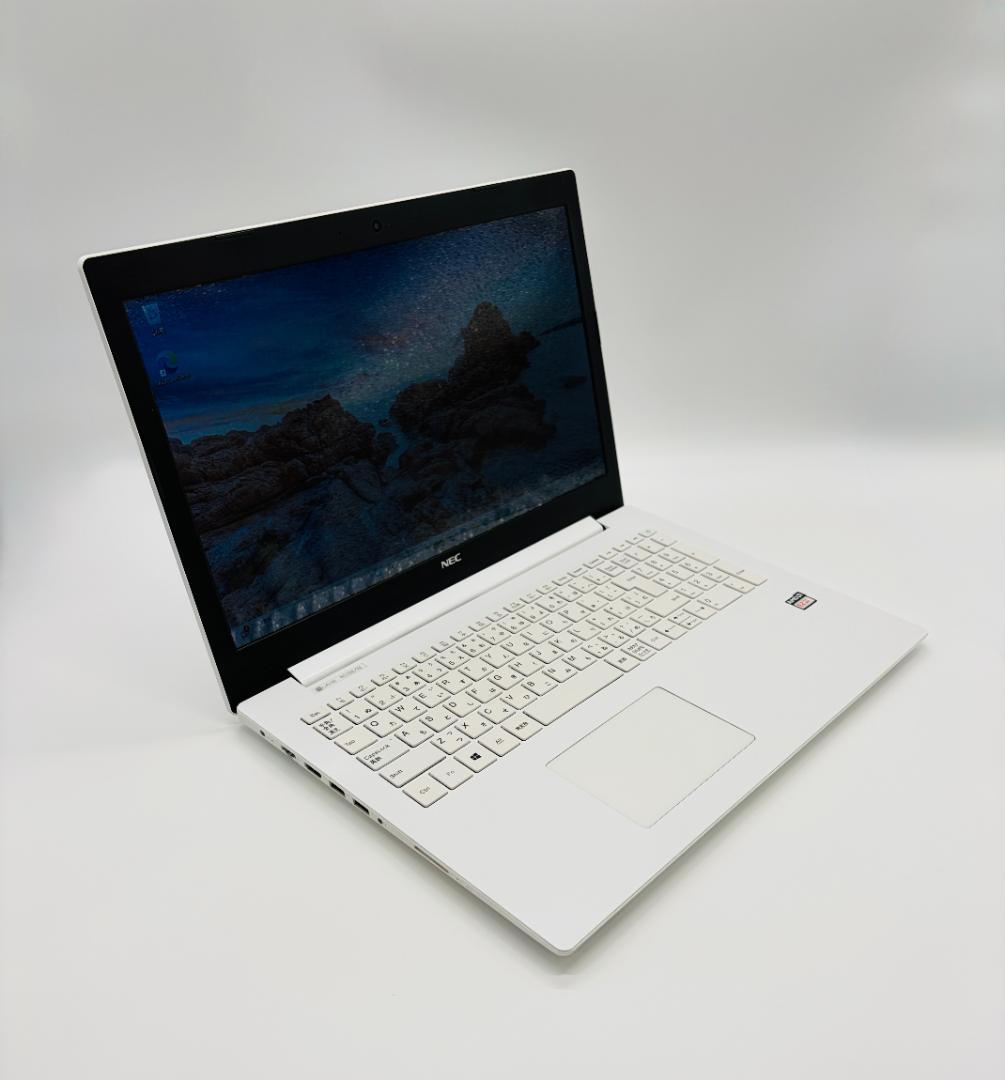 NEC NS10、15\"、DVD、8GB、500GB HDD、AMD 9000