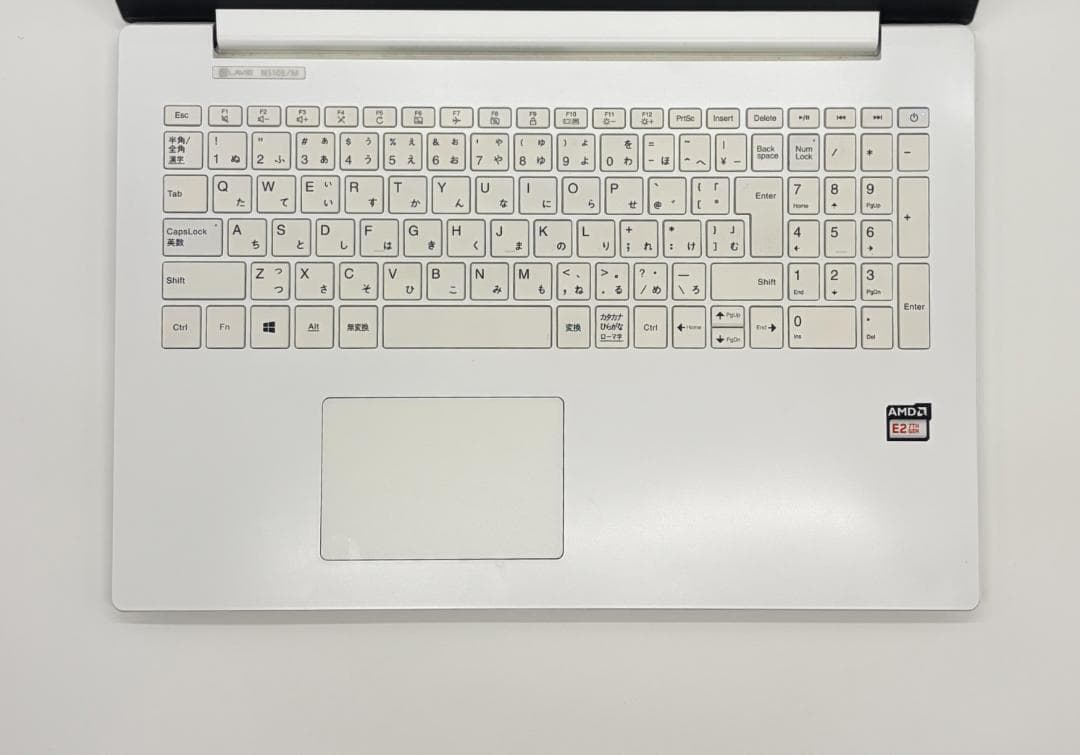 NEC NS10、15\"、DVD、8GB、500GB HDD、AMD 9000