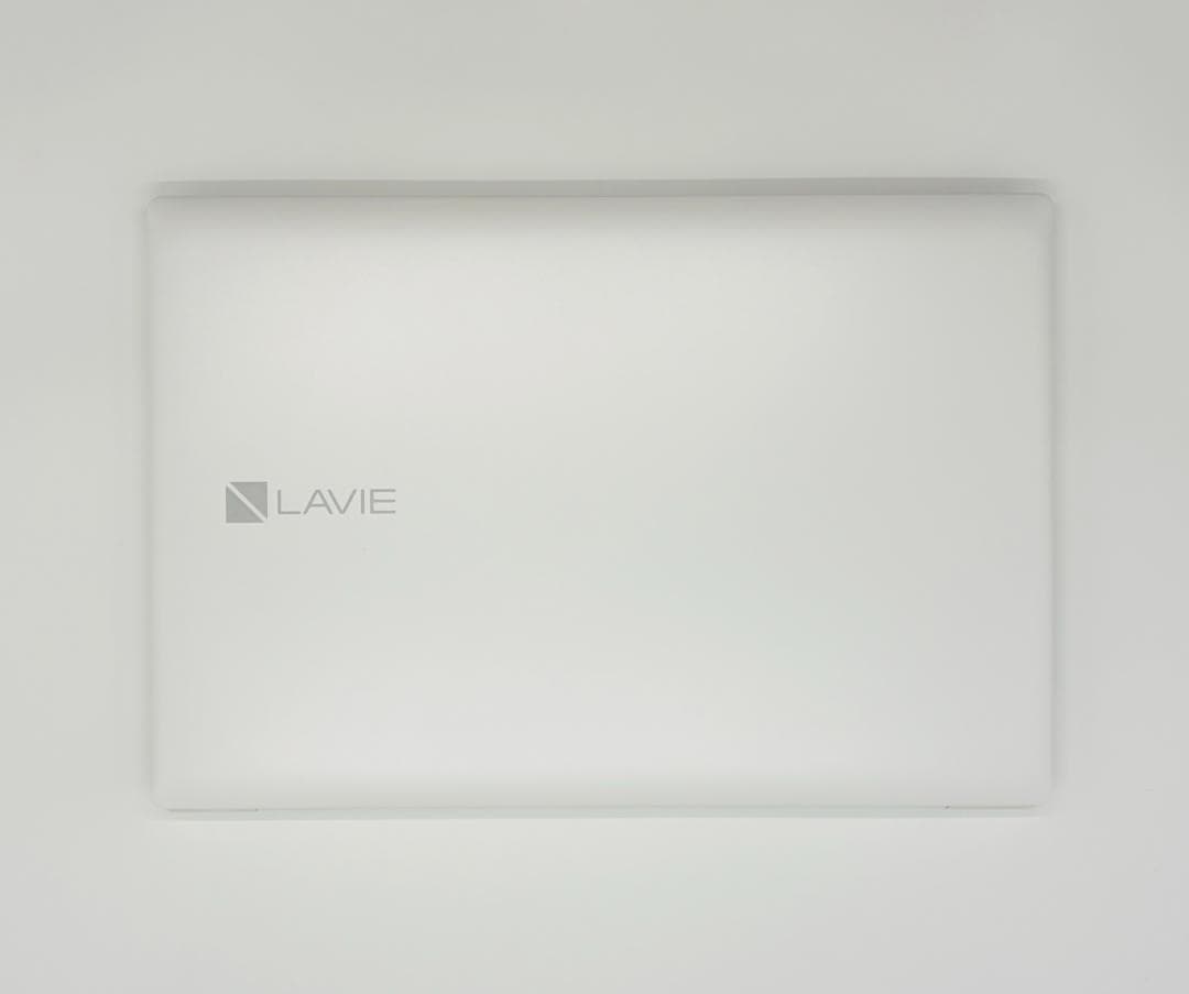 NEC NS10、15\"、DVD、8GB、500GB HDD、AMD 9000