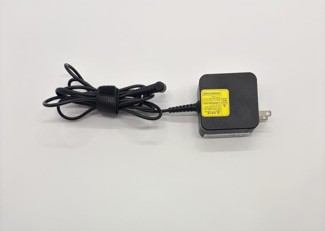 NEC NS10、15\"、DVD、8GB、500GB HDD、AMD 9000