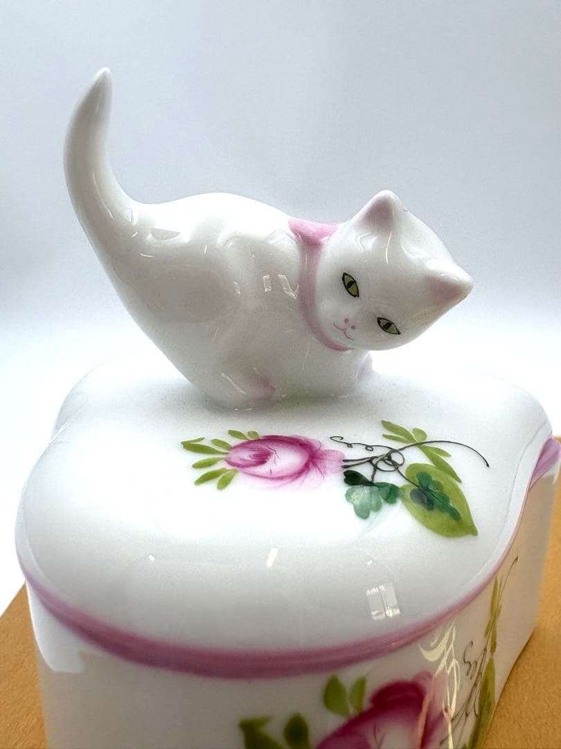 未使用保管品　ヘレンド ウィーンの薔薇　猫　ミニ小物入れ ボンボニエール　箱付
