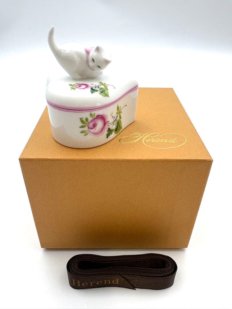 未使用保管品　ヘレンド ウィーンの薔薇　猫　ミニ小物入れ ボンボニエール　箱付