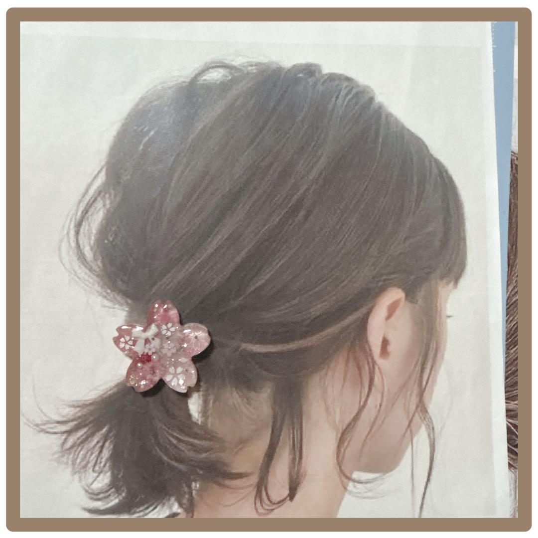 No 44❣️さくら型さくら模様の素敵なレジンヘアゴム❣️٩(๑❛ᴗ❛๑)۶❣️