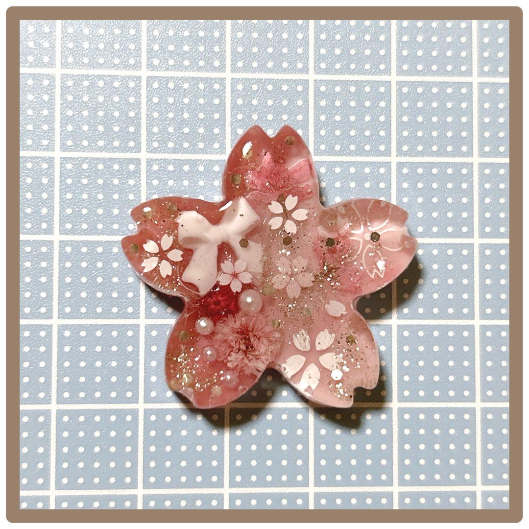 No 44❣️さくら型さくら模様の素敵なレジンヘアゴム❣️٩(๑❛ᴗ❛๑)۶❣️