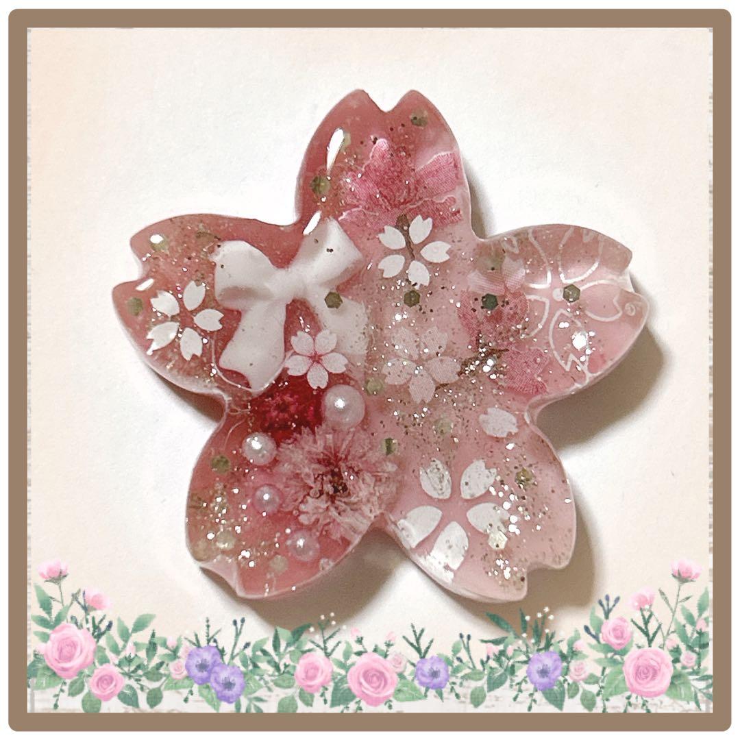 No 44❣️さくら型さくら模様の素敵なレジンヘアゴム❣️٩(๑❛ᴗ❛๑)۶❣️