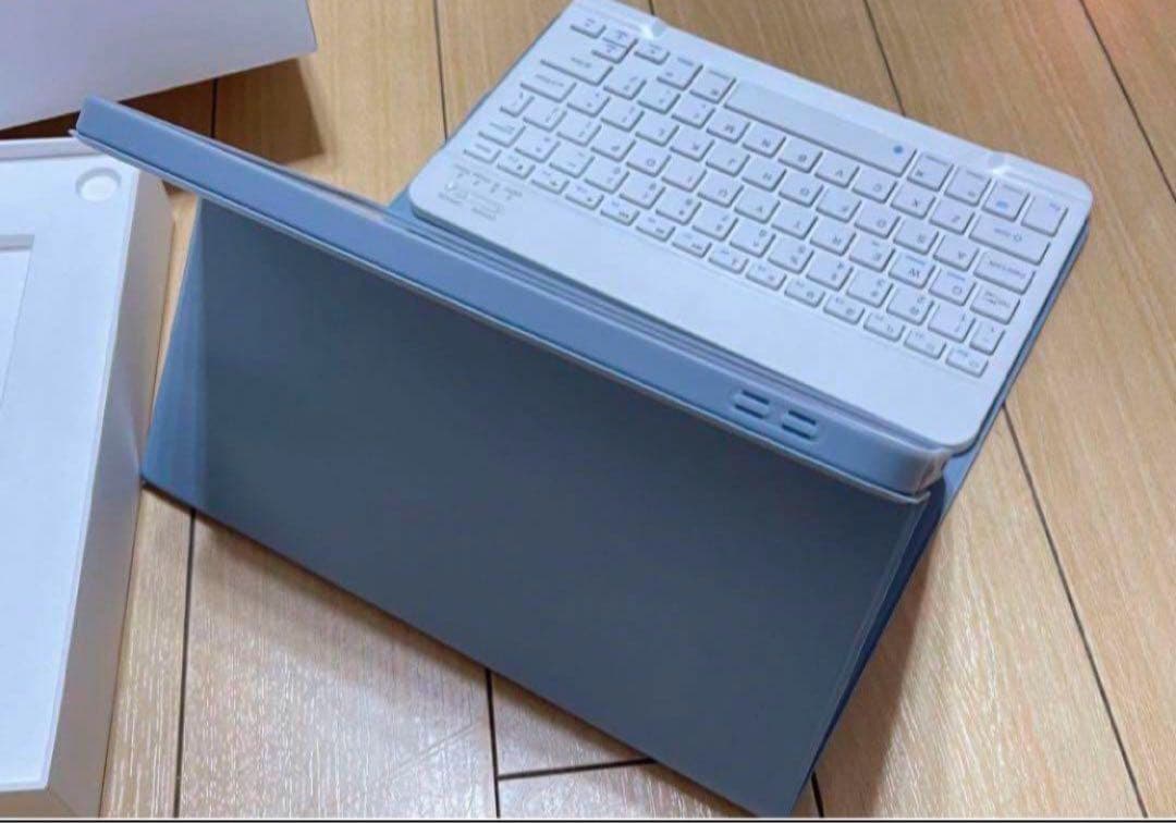 【超美品】Ipad第10世代Wi-Fiモデルキーボードとカバー付き