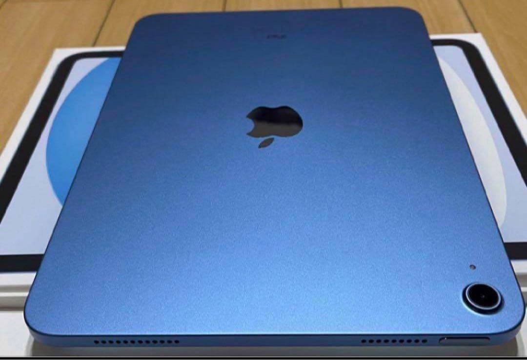 【超美品】Ipad第10世代Wi-Fiモデルキーボードとカバー付き