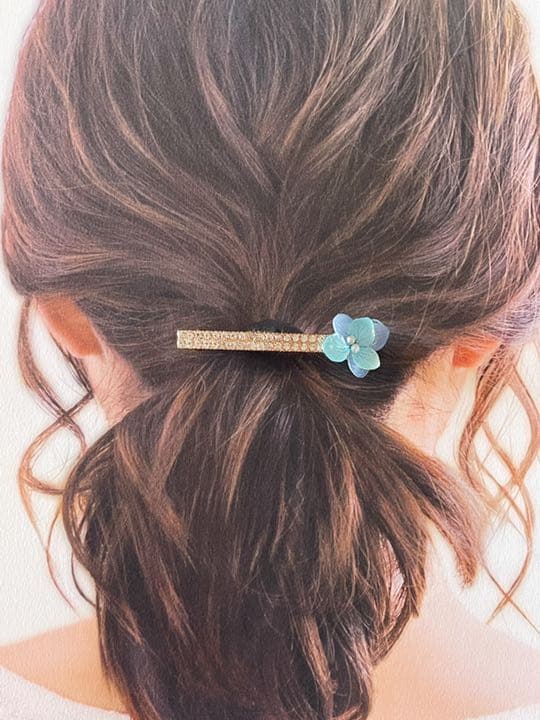 スワロ使用❤本物紫陽花❤キラキララインストーンの華奢バレッタ❤