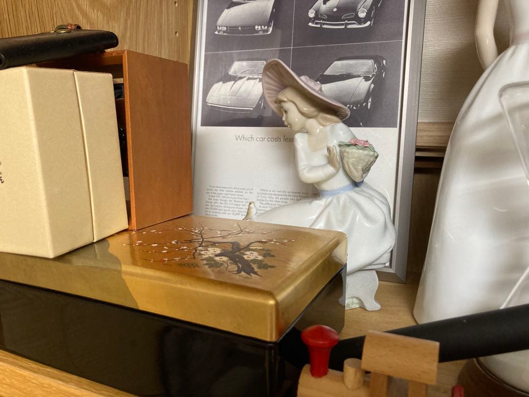 リヤドロ 白いドレスの女性フィギュア　リヤドロ 2つ！激安