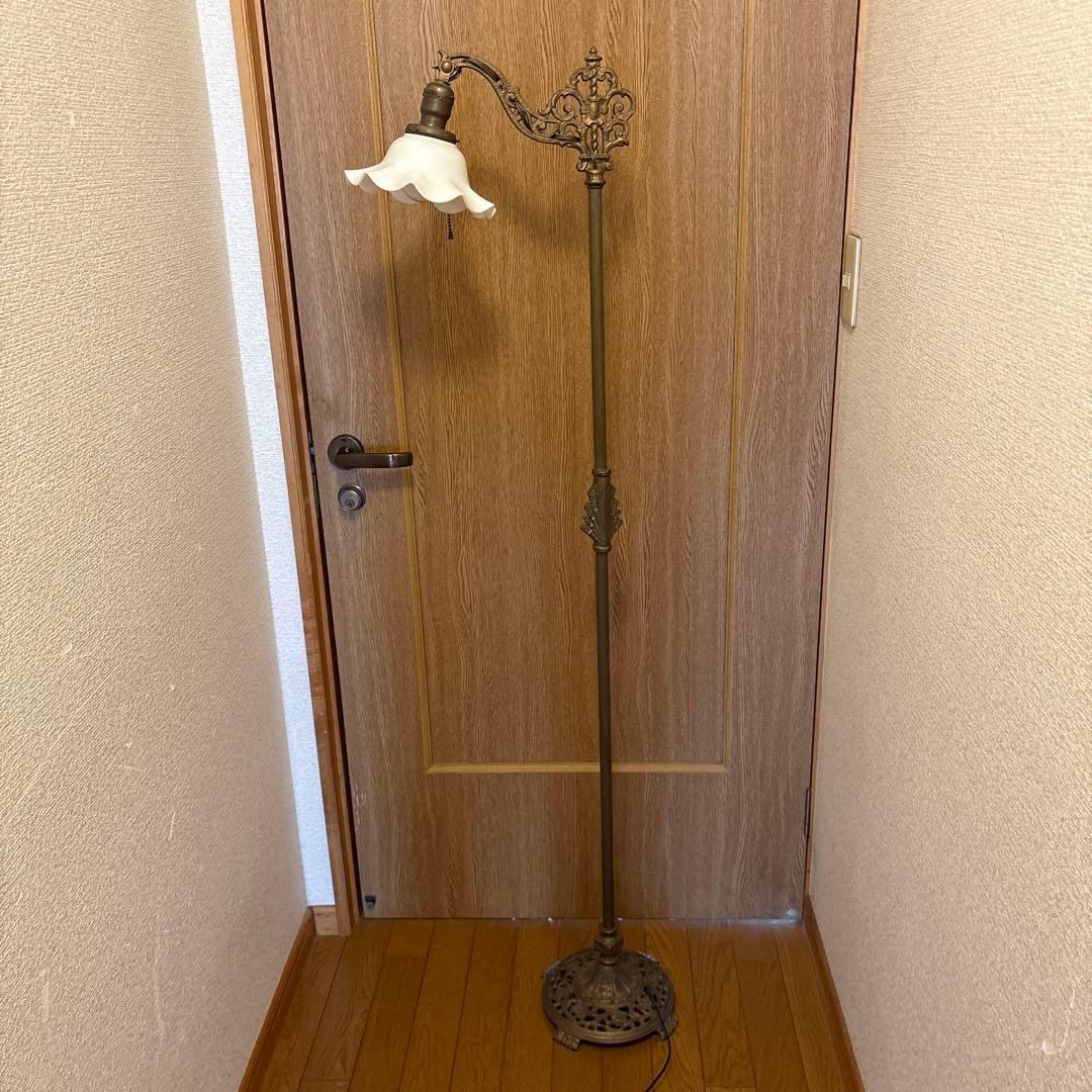 クラシックフロアスタンド フリルシェード