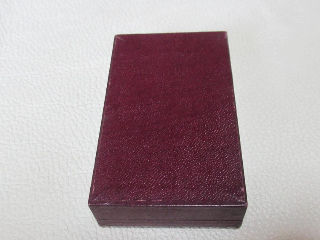 未使用 明治21年 黒漆塗箱付◆日本赤十字社 特別社員章 銀製 勲章/徽章/徽章