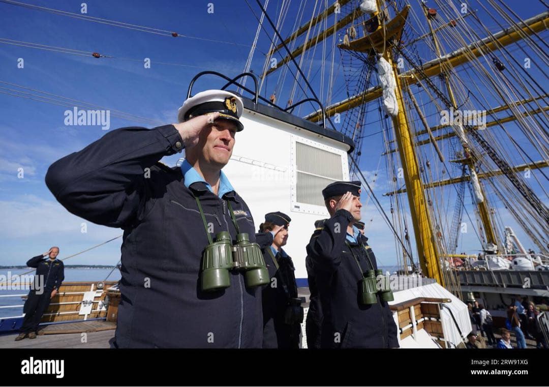 ドイツ軍放出品 海軍勤務服/軍服(ジャケット/シャツ/ズボン) コスプレ