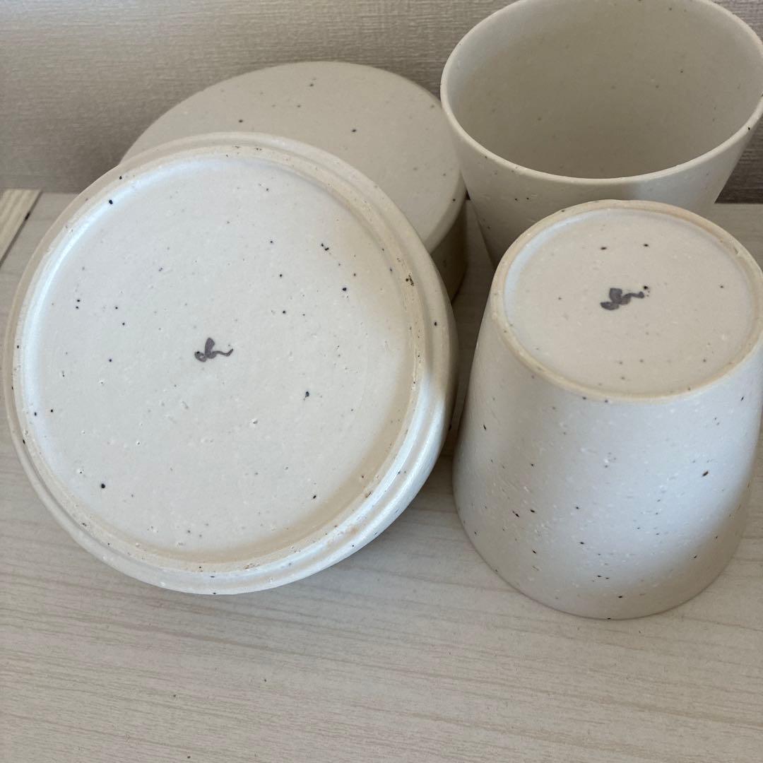 藤田千絵子　みかげお重とカップ