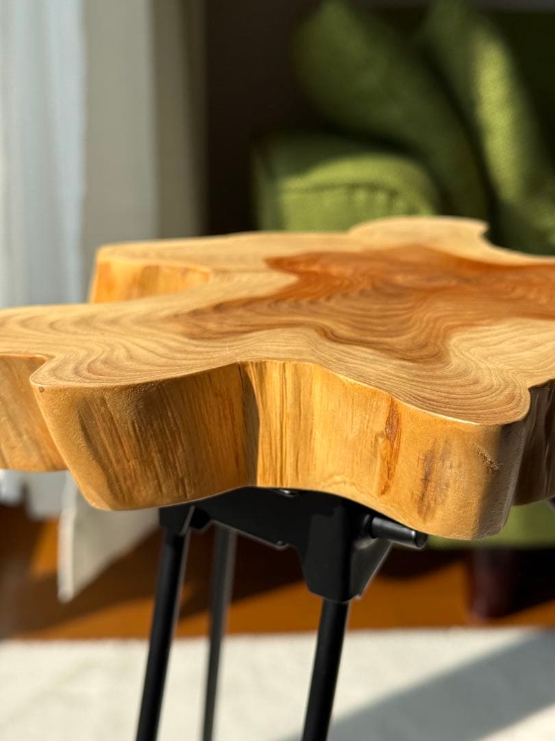 ミニ　コーヒーテーブル　サイドテーブル　一枚板(k019)一点もの