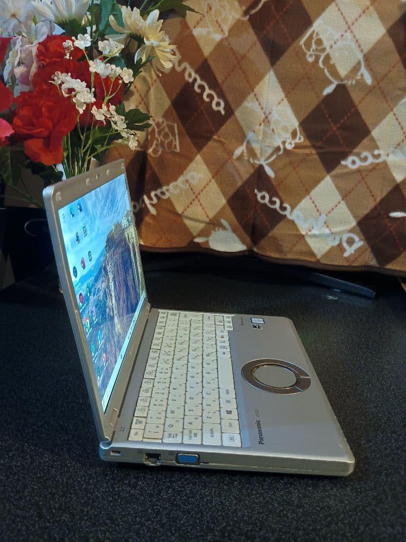 ​【美品】パソコンOffice2024付 レッツノート SSD240gb　②