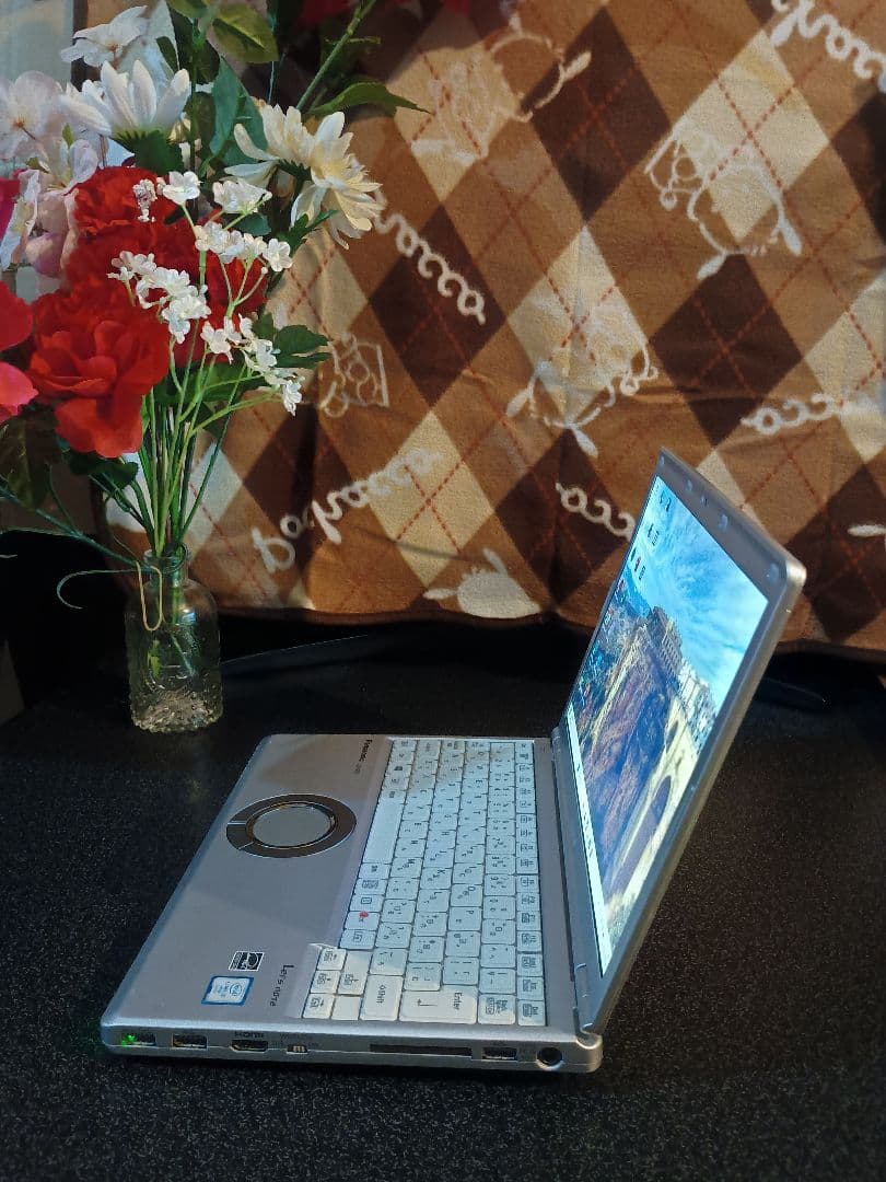 ​【美品】パソコンOffice2024付 レッツノート SSD240gb　②