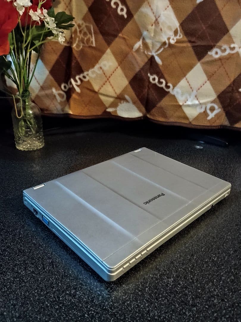 ​【美品】パソコンOffice2024付 レッツノート SSD240gb　②