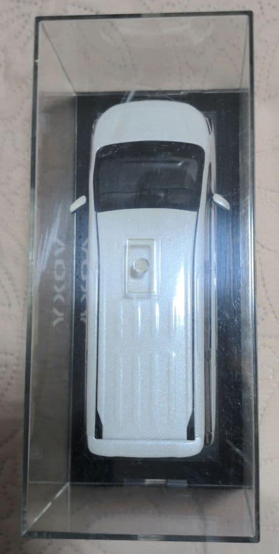 トヨタヴォクシー80系後期　非売品　ミニカーカラーサンプル