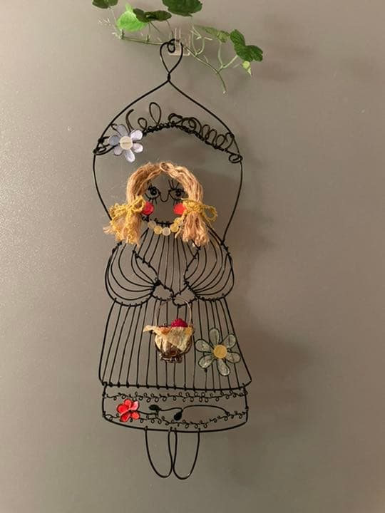 ワイヤークラフト♡赤いほっぺのカントリードール＊バスケット付き＊