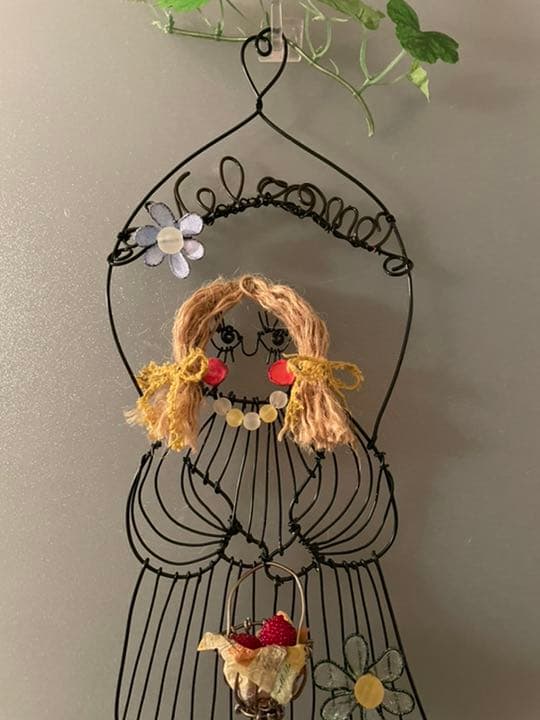 ワイヤークラフト♡赤いほっぺのカントリードール＊バスケット付き＊